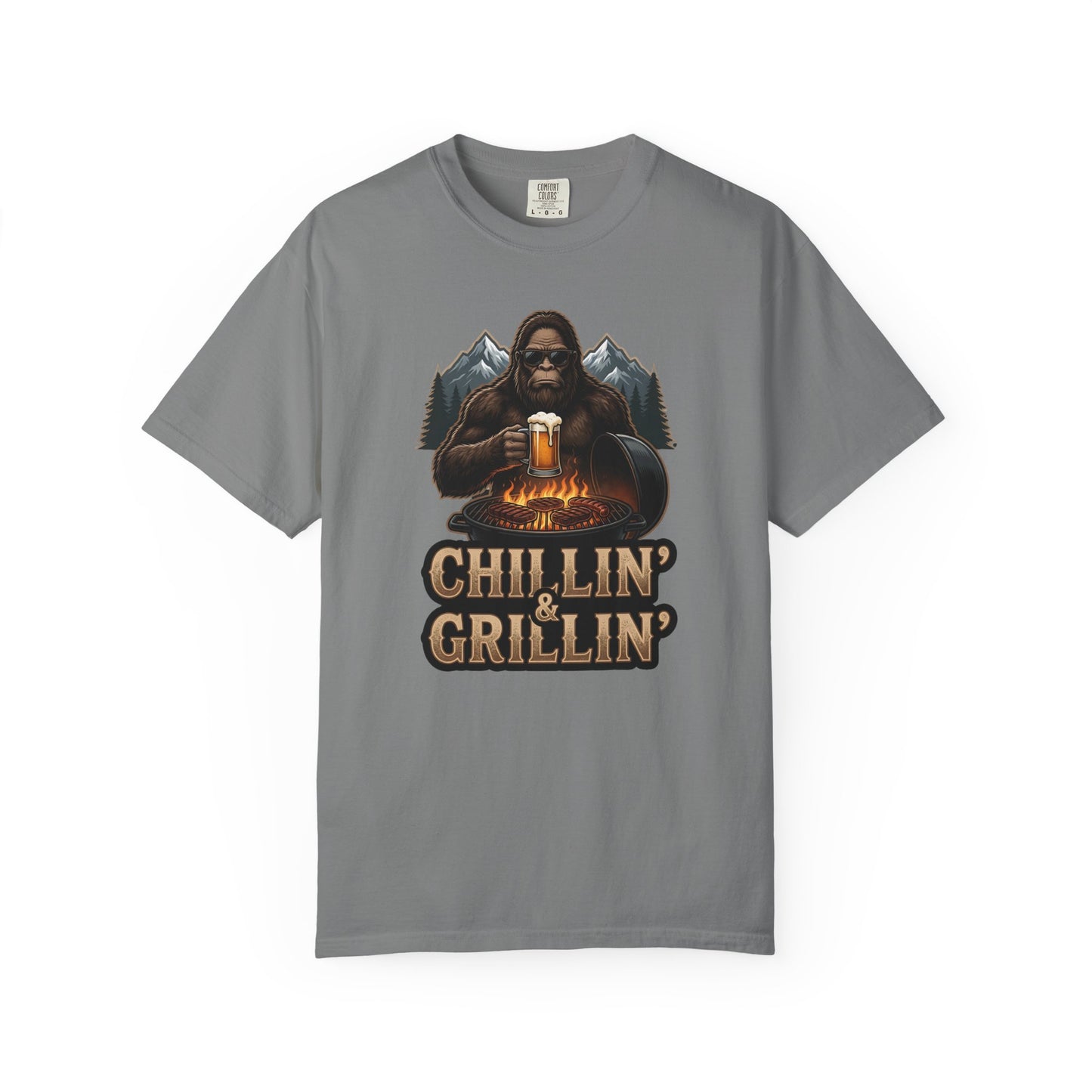 Gray T-shirt with front bear holding beer and 'Chillin' & Grillin'' graphic