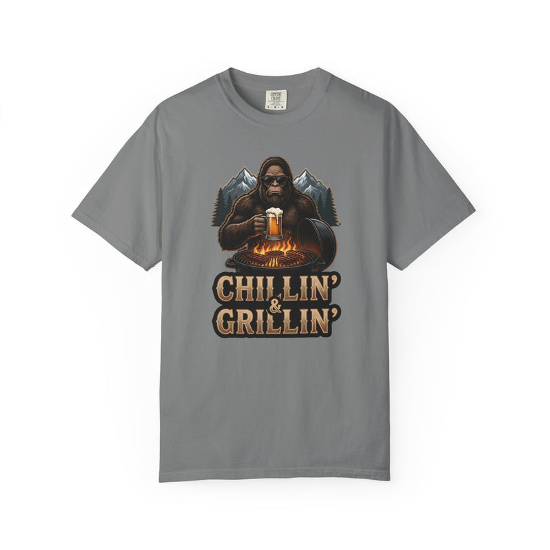 Gray T-shirt with front bear holding beer and 'Chillin' & Grillin'' graphic
