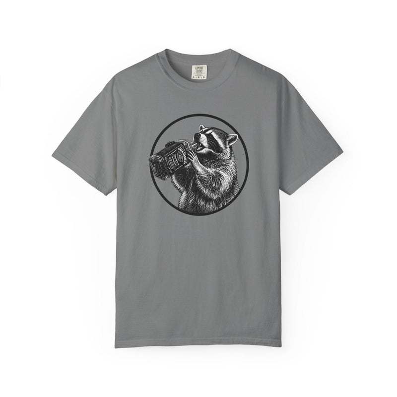 Men's grey raccoon-and-whiskey graphic T-shirt, crew neck