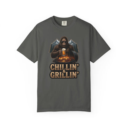 Dark gray T-shirt with front bear holding beer and 'Chillin' & Grillin'' graphic