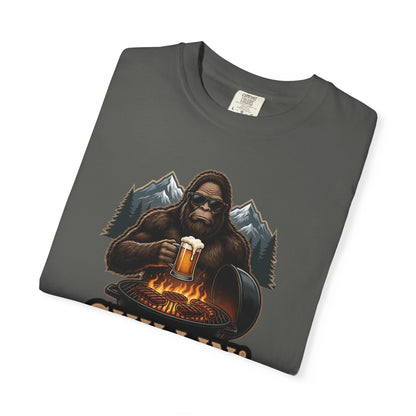 Dark gray T-shirt with chest bear holding beer graphic print